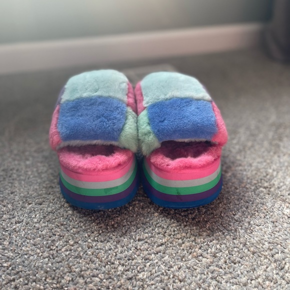 UGG PRIDE DISCO SLIDES - Picture 5 of 5
